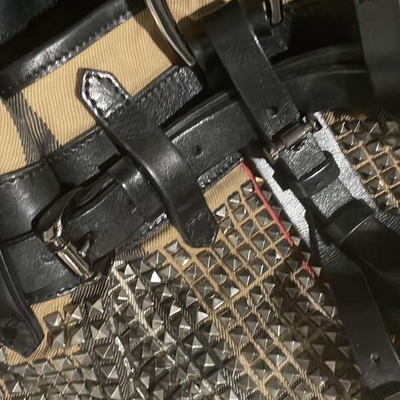 Burberry Rowan studded satchel - Picture 4 of 14